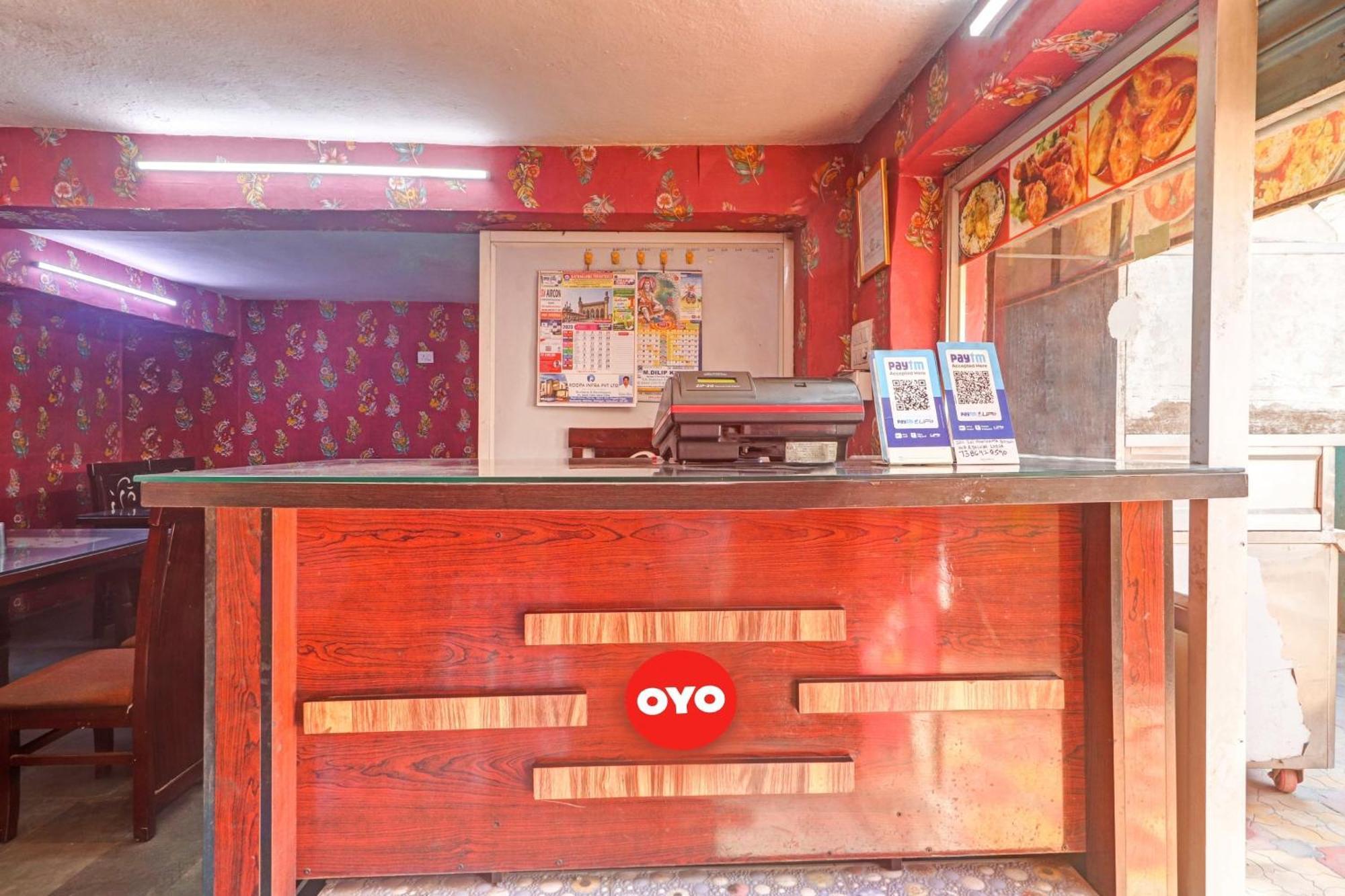 Oyo Flagship 81051 Sri Sai Manikanta Hotel Hyderabad Exterior foto